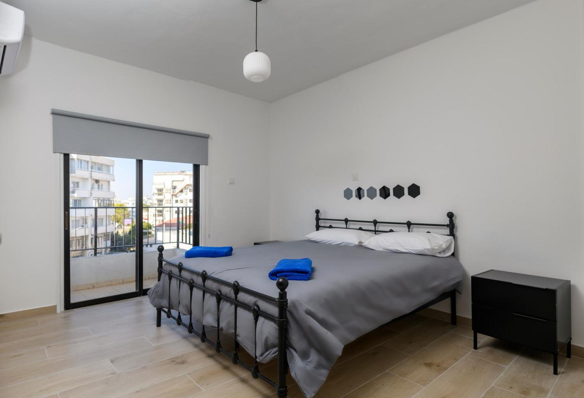 Ollies 3 Bedroom Apartment ラルナカ エクステリア 写真