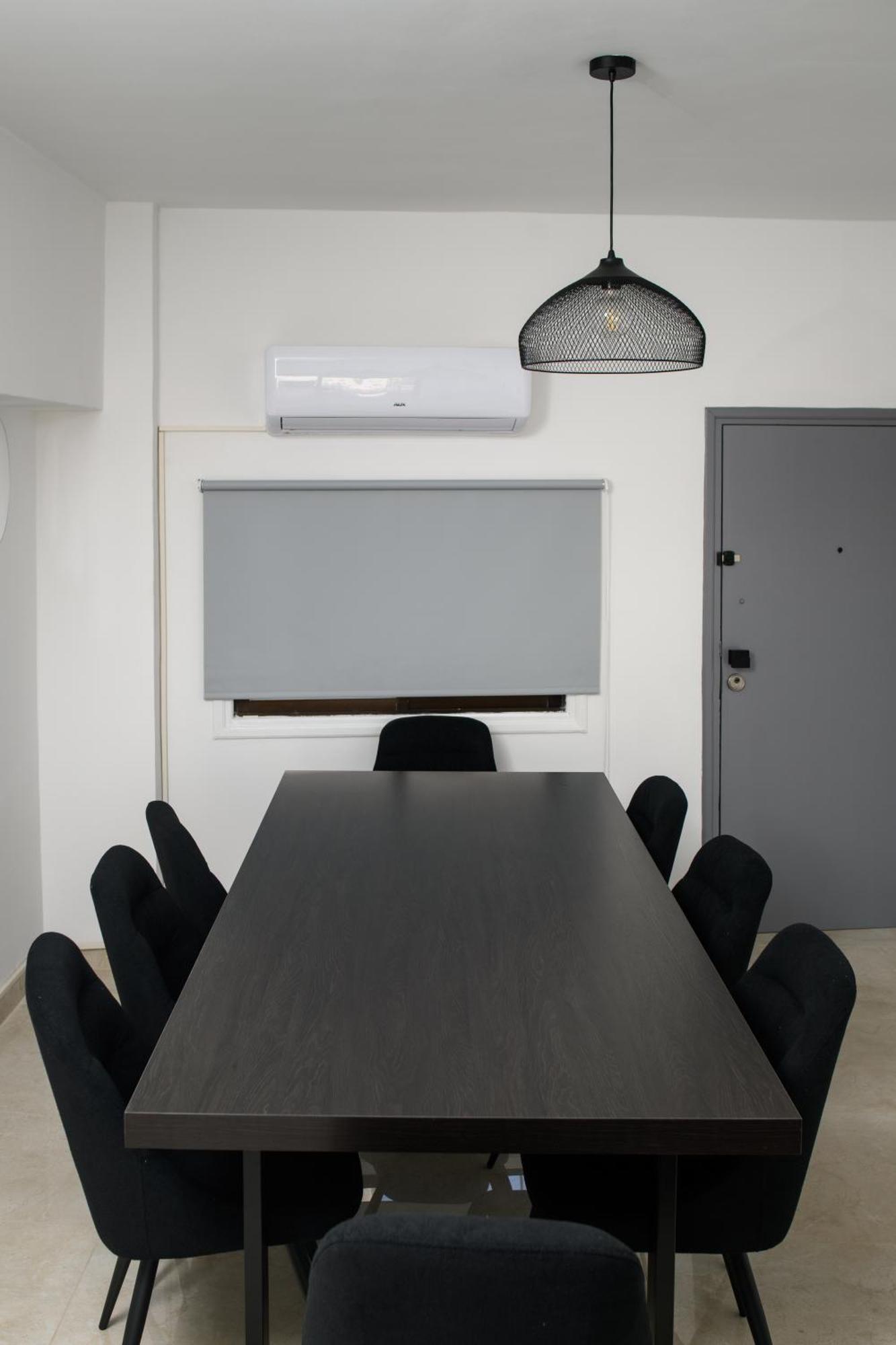 Ollies 3 Bedroom Apartment ラルナカ エクステリア 写真